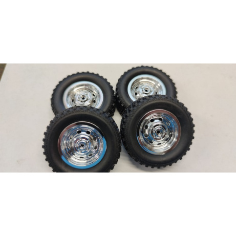 Kola včetně pneumatik pro M N modely M-180-4ks